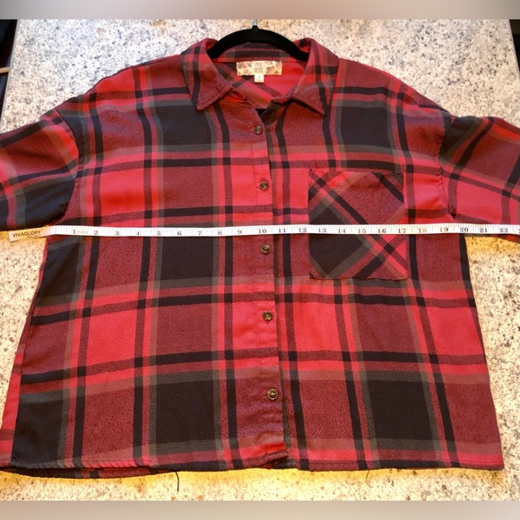 Women’s Cropped Flannel - Picture 3 of 6